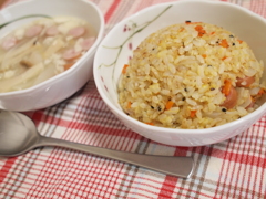 炒飯と中華スープ