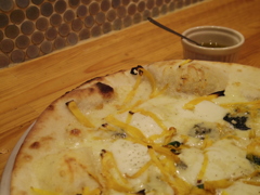 カボチャとゴルゴンゾーラのピッツァ