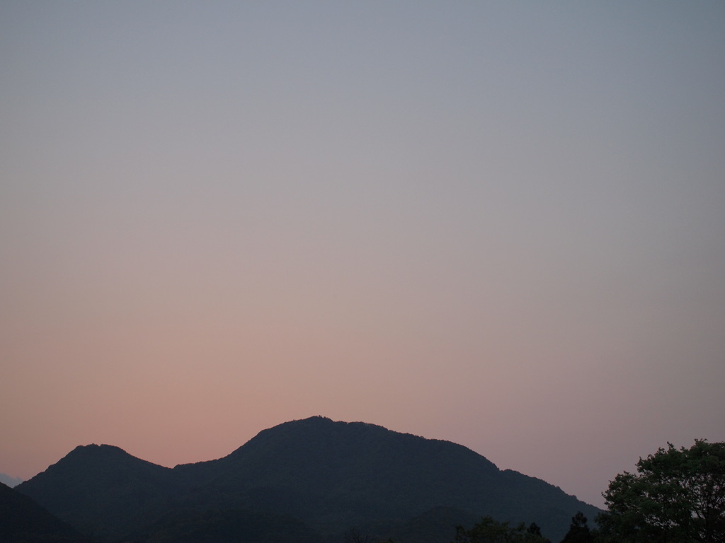 二上山の夕暮れ