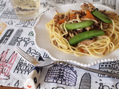 スナップえんどうと豚肉のパスタ