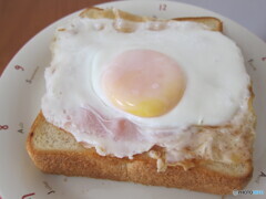 ハムエッグトースト