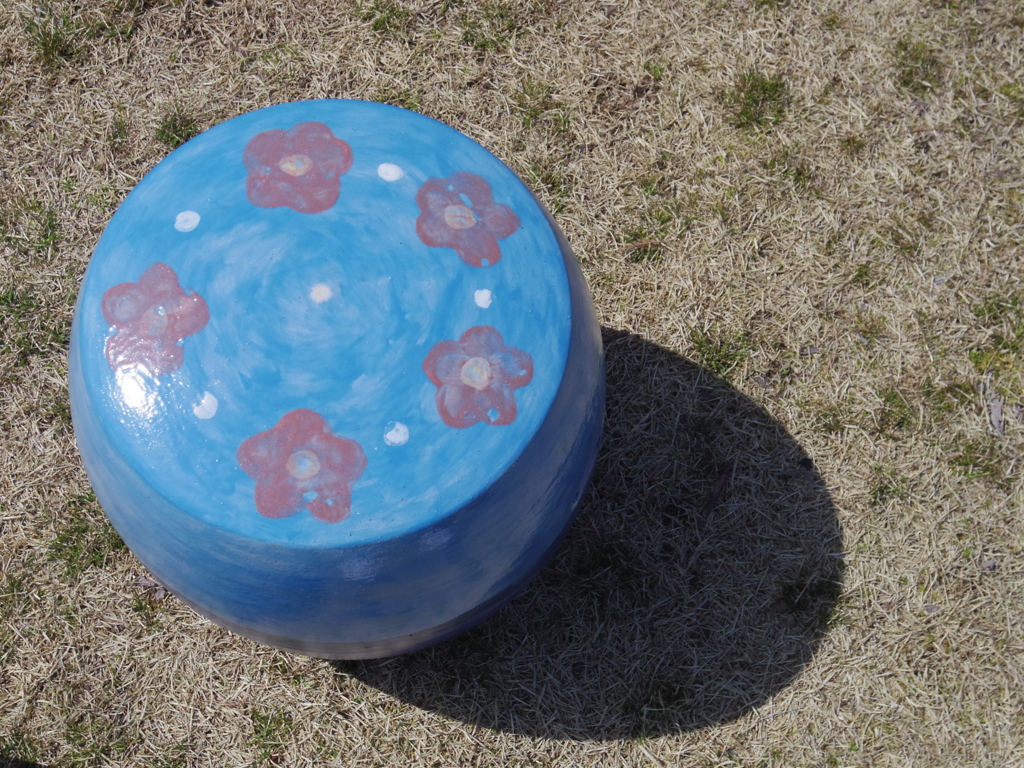 花の陶器の椅子