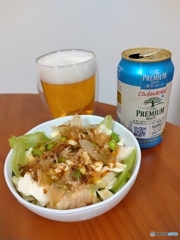 枝豆とうふチーズサラダとビール