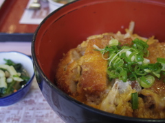 おいしいダシが効いたカツ丼