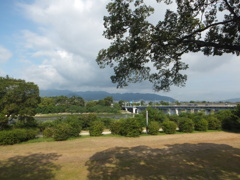 武庫川と六甲山系の山々