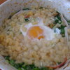 チキンラーメン　月見ねぎ天かすカニカマを添えて