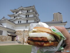 お城とてりたまバーガー