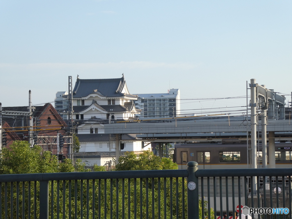 お城と電車
