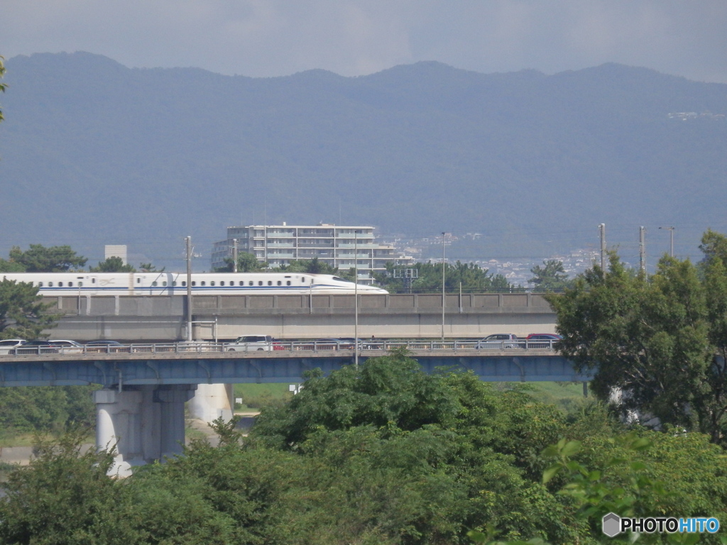 新幹線、武庫川を渡る