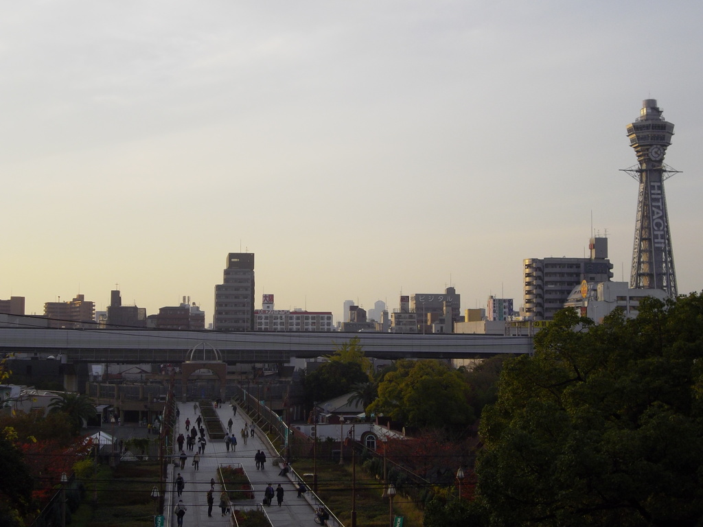 夕暮れの通天閣