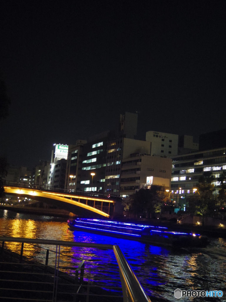 天神橋と青船