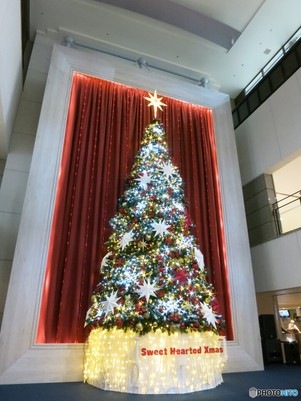 阪急フードモールのクリスマスツリー