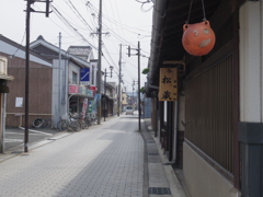 漁のブイを飾る町屋