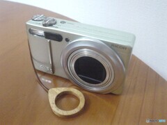 RICOH CX5 with wacca木製リングストラップ
