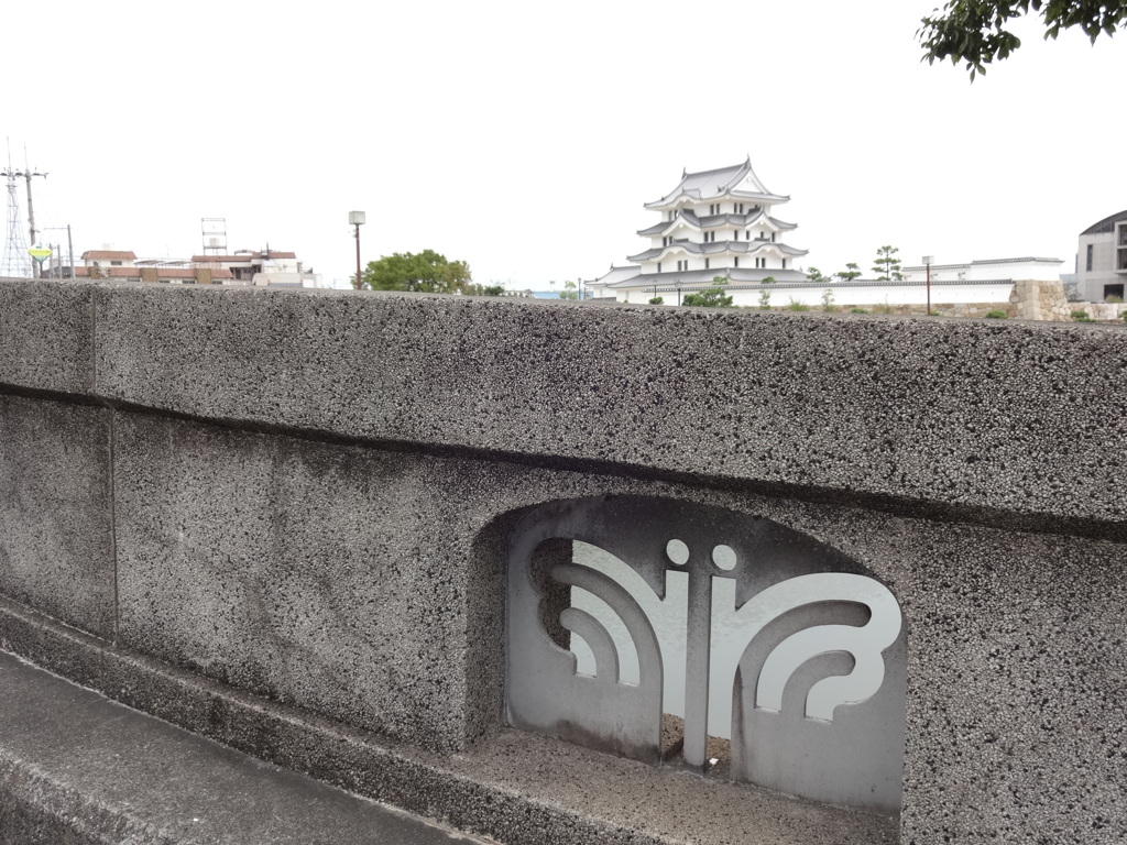橋から見た尼崎城