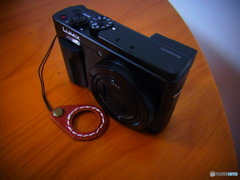 LUMIX TZ95 × 姫路本革フィンガーストラップ（ブラウン）