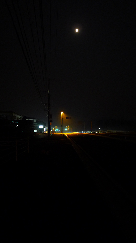 橘交差点から新幹線の新大牟田駅方面を望む