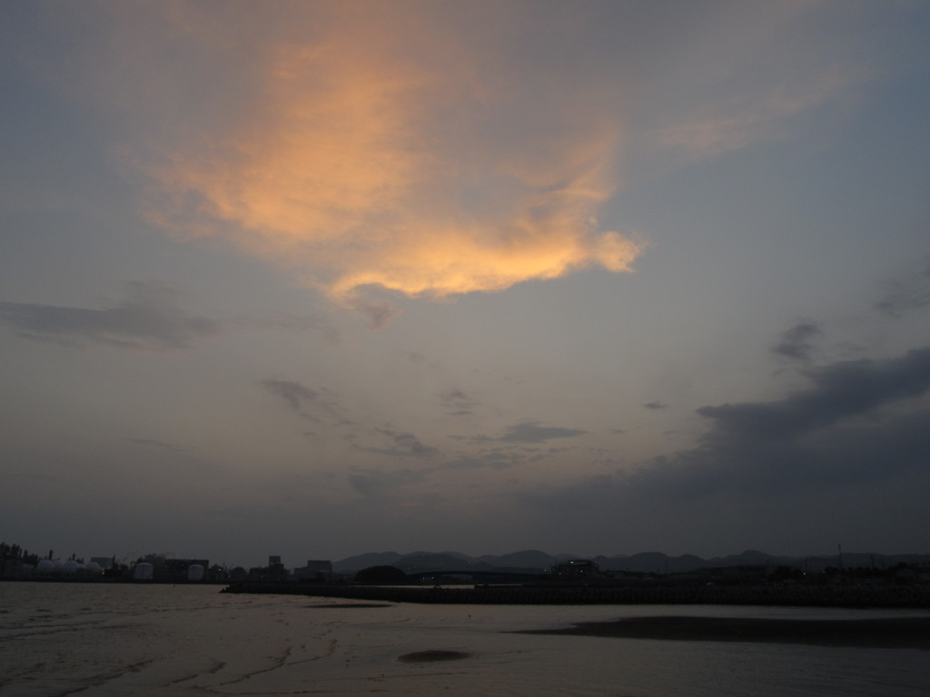 光る雲