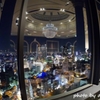シャンデリアと夜景