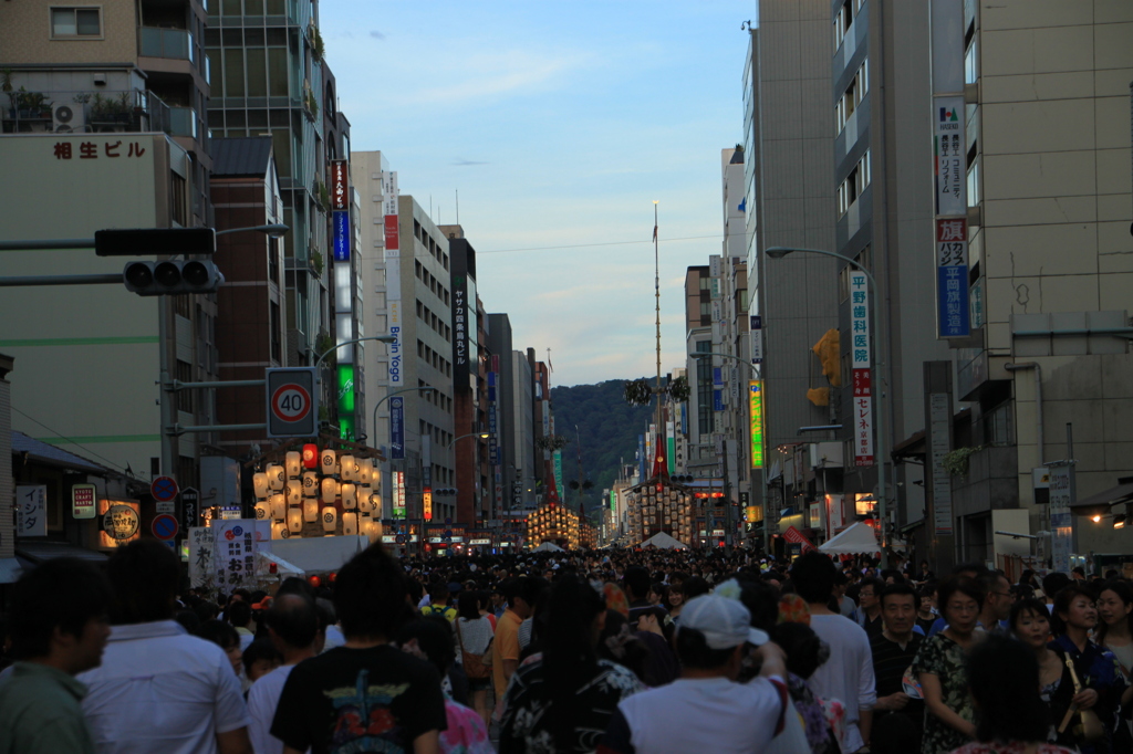 鉾の辻の人・人・人・・・