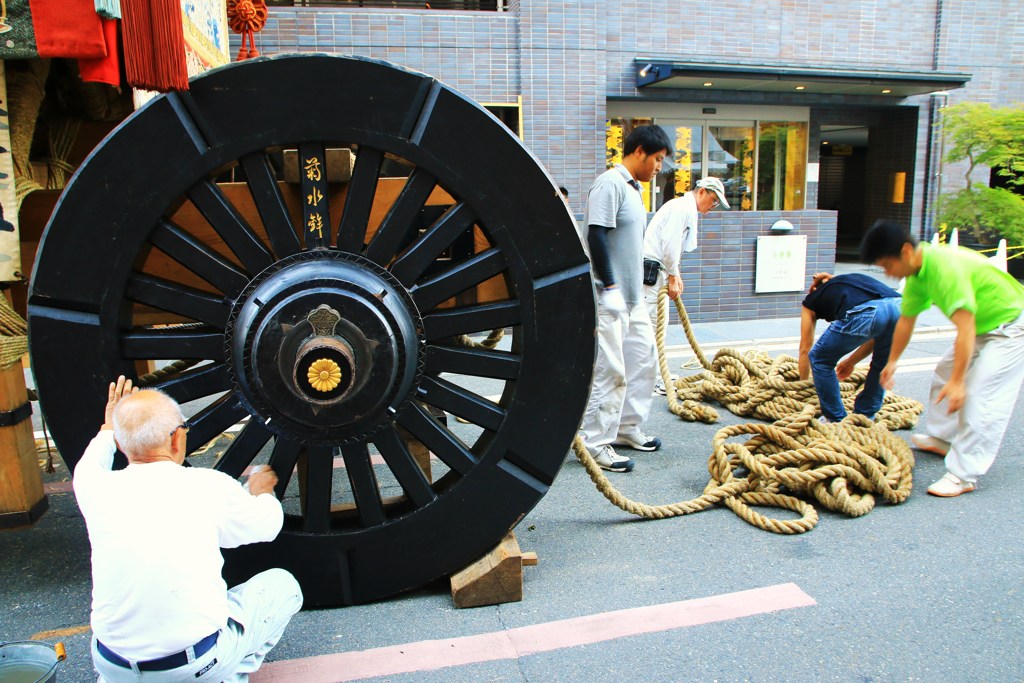 愛車を磨く