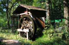 森の水車小屋
