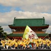 神前に舞う