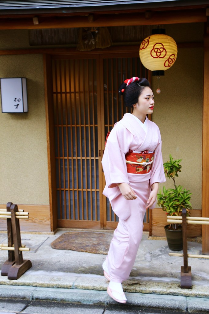 花街暮れの風物詩”事始め”宮川町・おお忙し