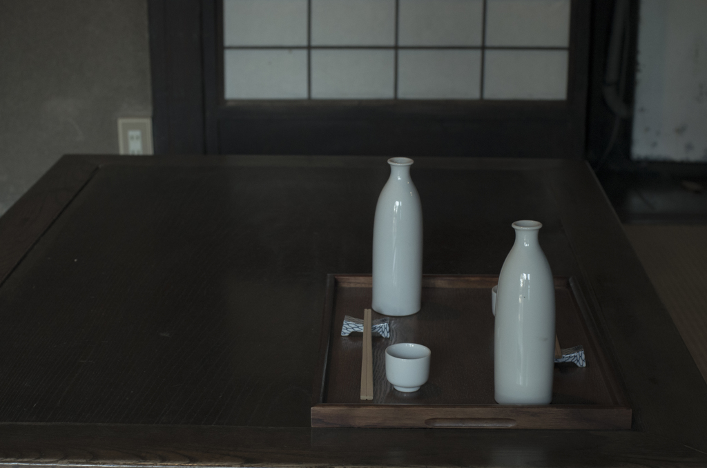 しろ