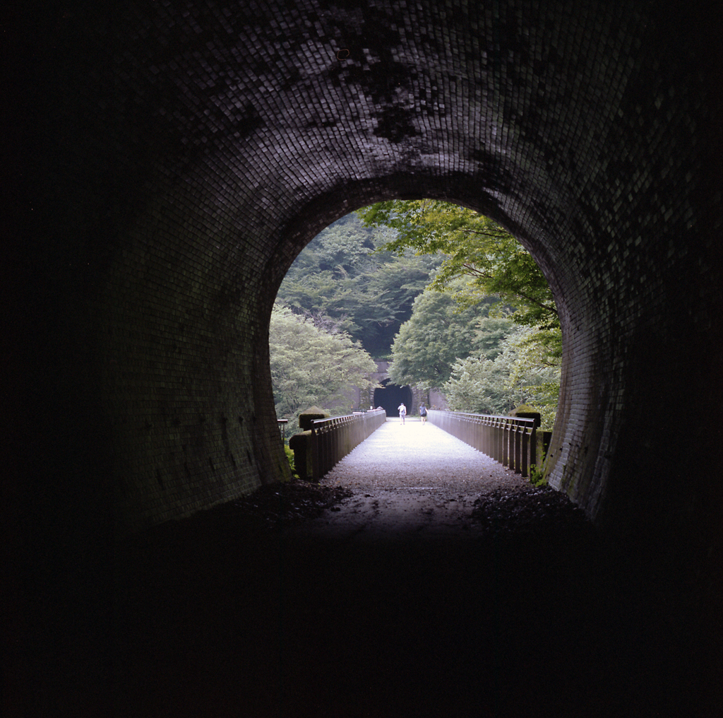 トンネル