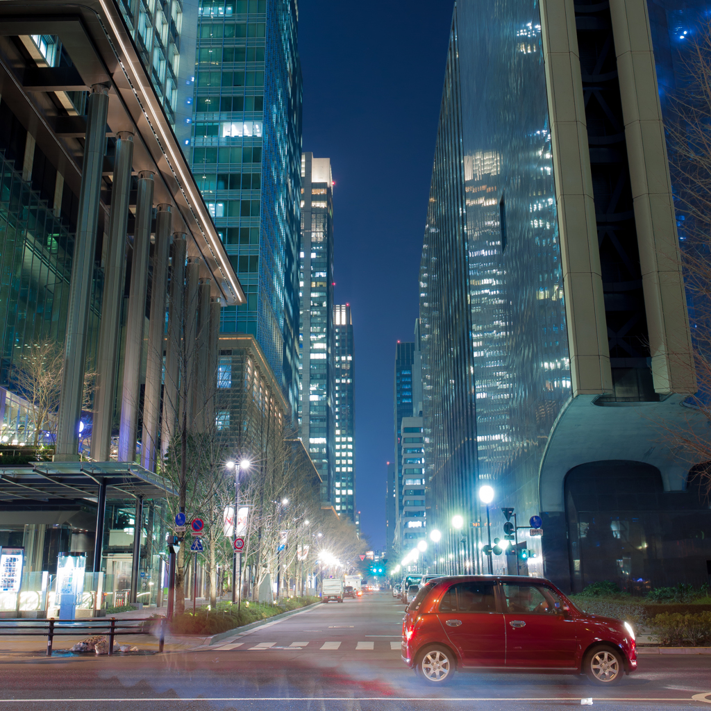 Mid-Night Marunouchi