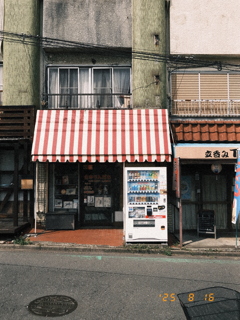 駅前の通り
