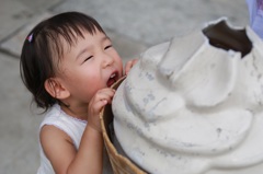 次はこっち食べよぉ〜
