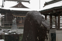 雪の日の神社