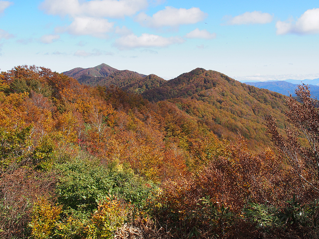 太平山連峰の峰々