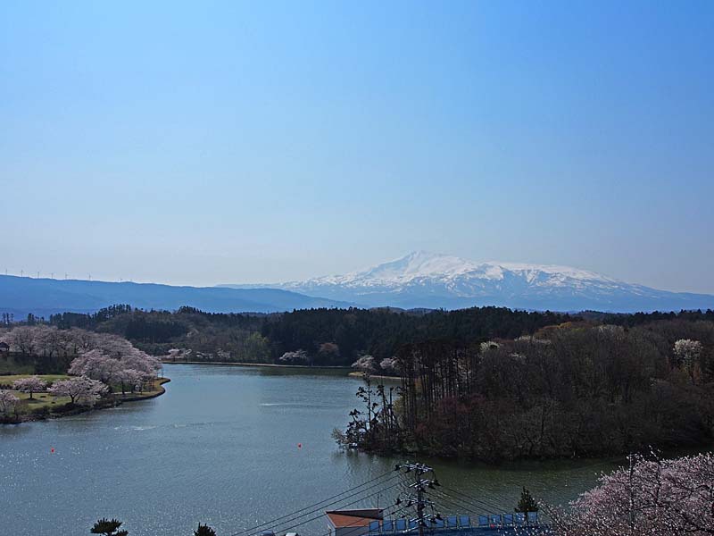 勢至公園と鳥海山２