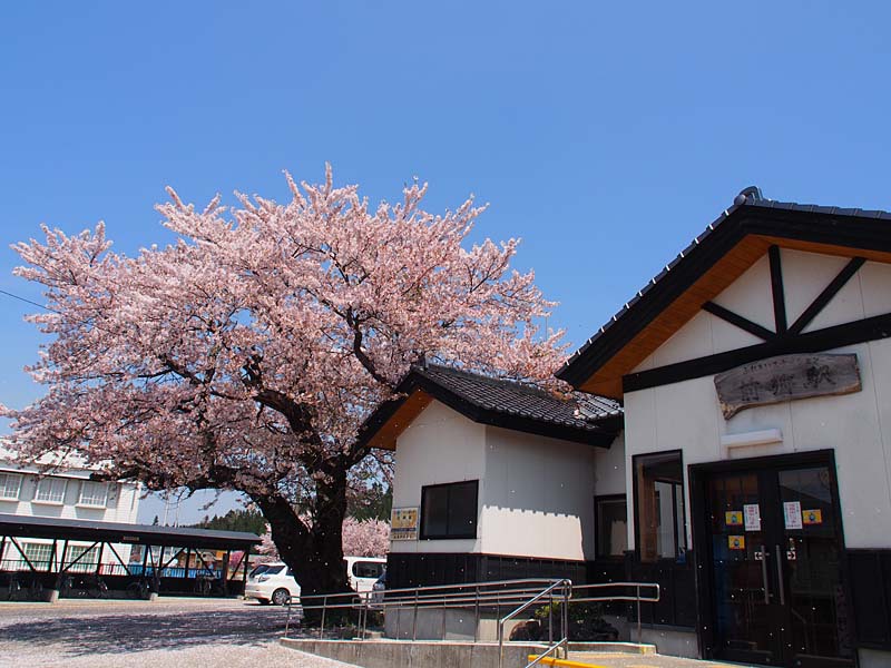 鳥海山ろく線前郷駅１