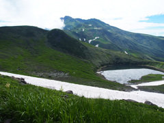 鳥海湖と鳥海山
