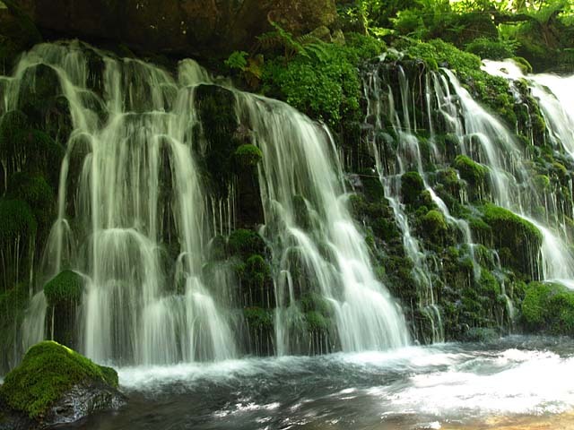 元滝伏流水