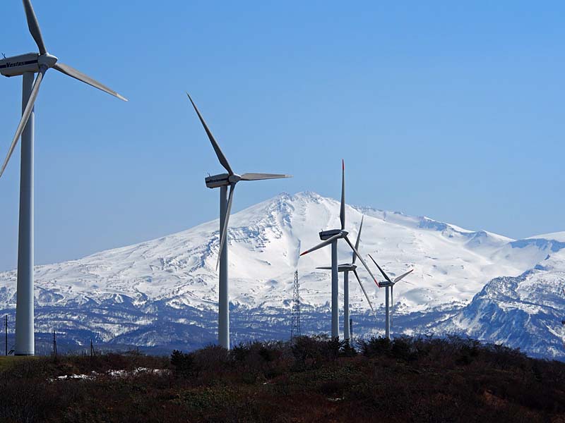 風力発電と鳥海山