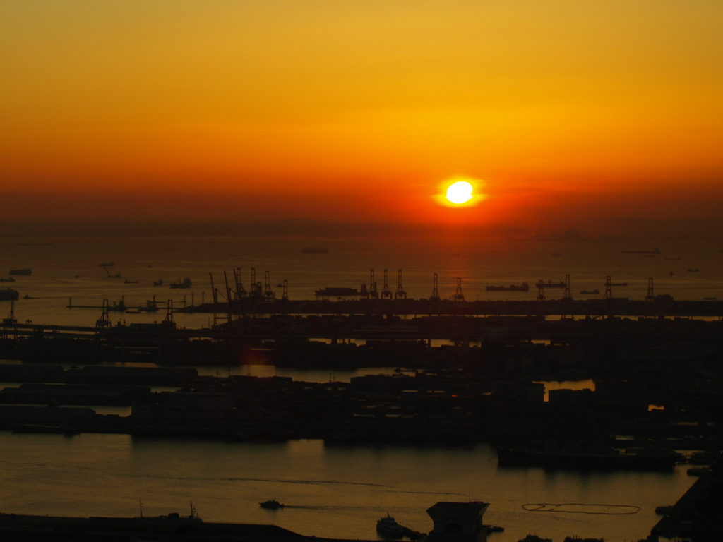横浜の朝日