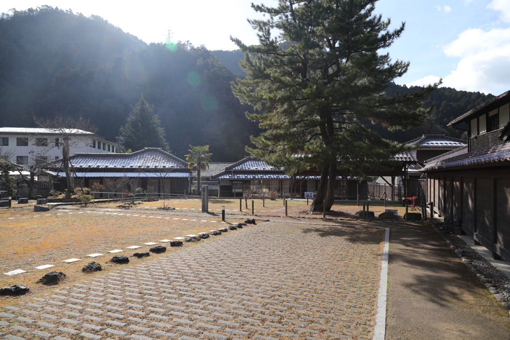 旧生野鉱山職員宿舎、志村喬生誕の地