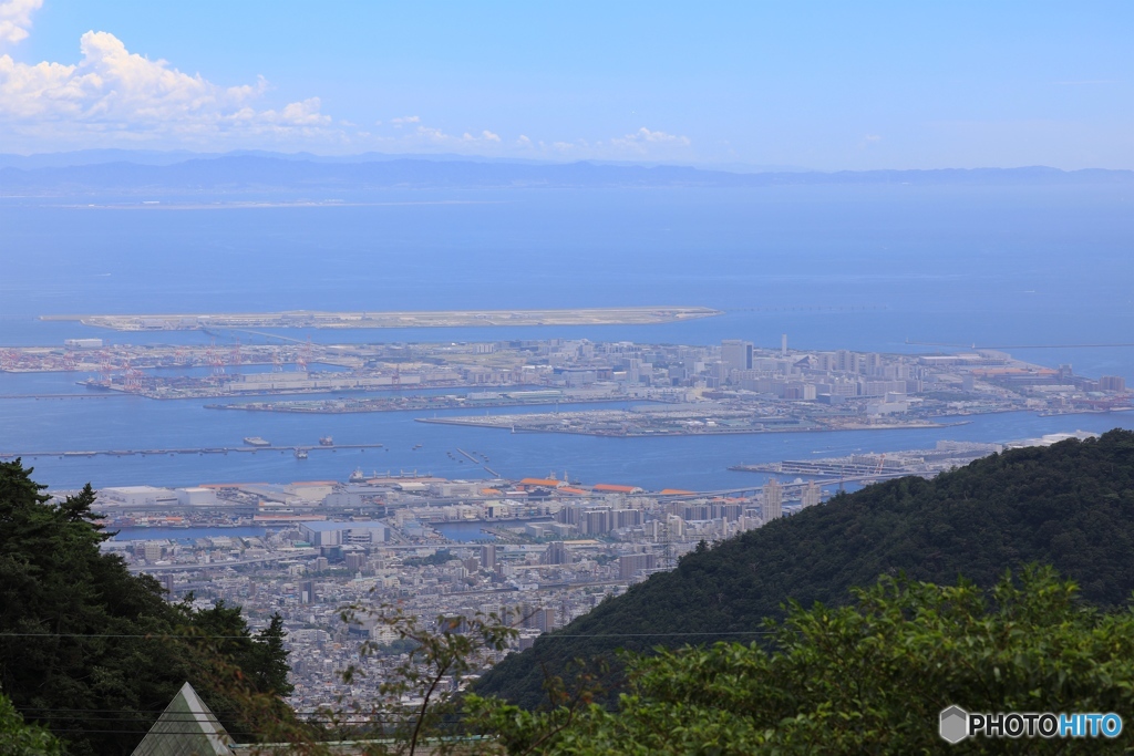 六甲記念碑台から大阪湾を望む