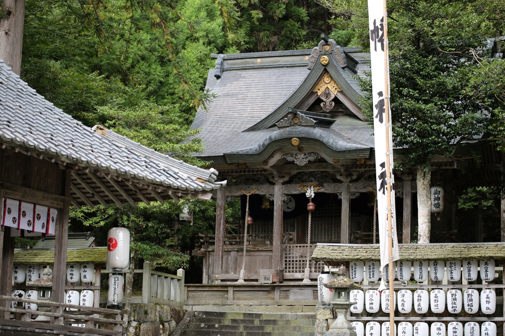 知井八幡神社にて