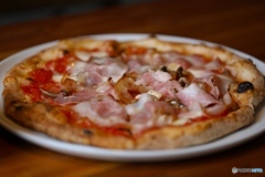 きのことベーコンピザ