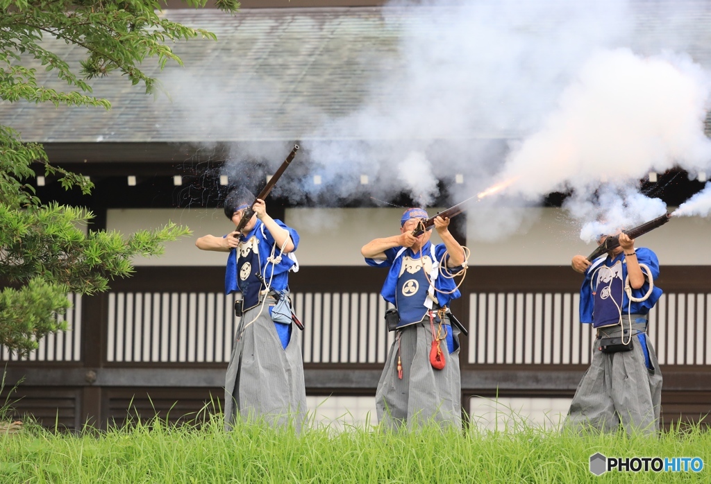 火縄銃発砲　彦根城にて