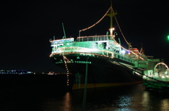 夜の氷川丸