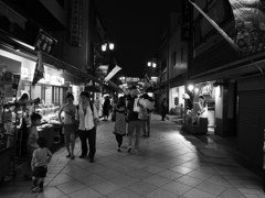 夜の門前街