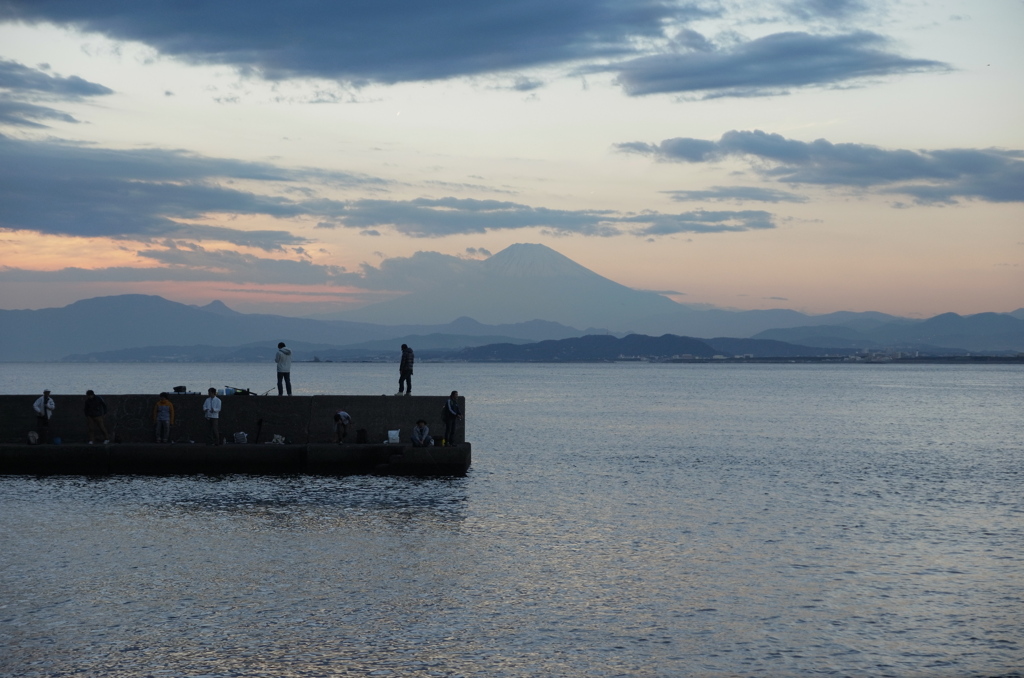 たそがれ時の江ノ島から