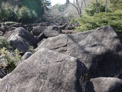 石の川　鍋倉渓　石のサイズ